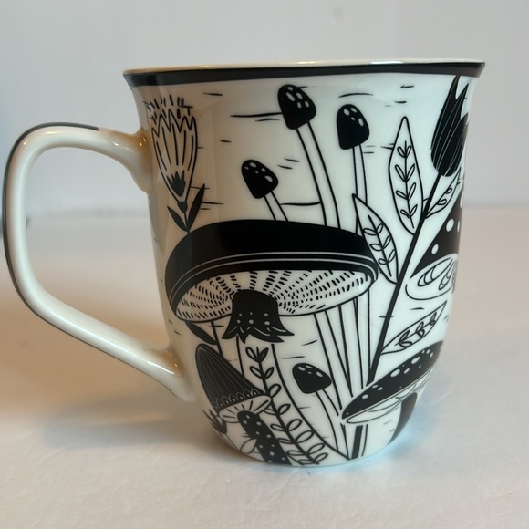 Karma Stay Wild Black and Ivory 16 Oz. Mushroom Mug - Picture 4 of 8